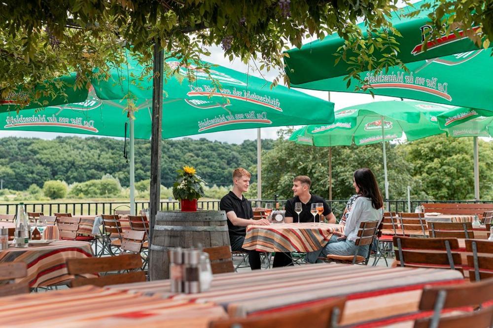 Gasthof Zum Schiff Obereisenheim Exterior foto